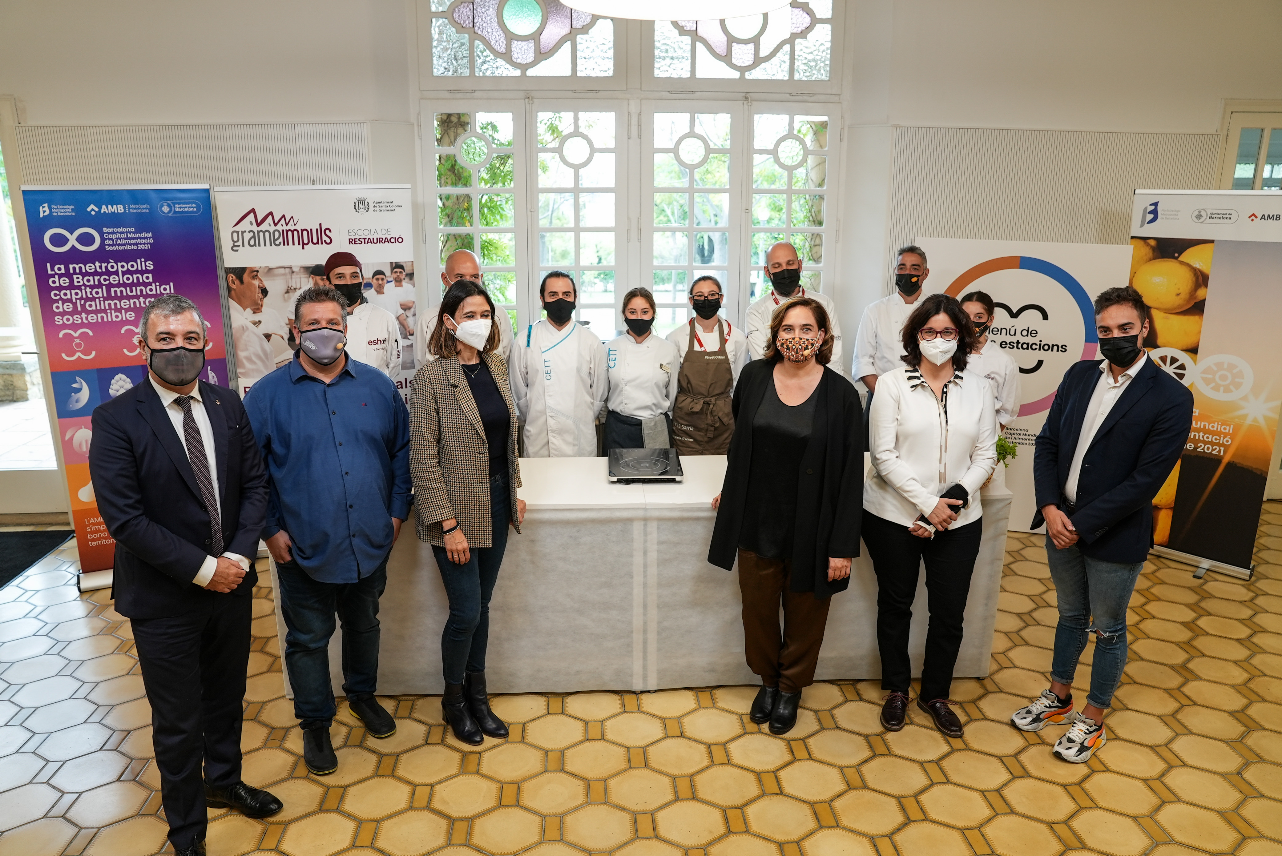 Photography from: El CETT presenta un arroz meloso de coliflor en la propuesta de otoño del Menú de las Estaciones | CETT